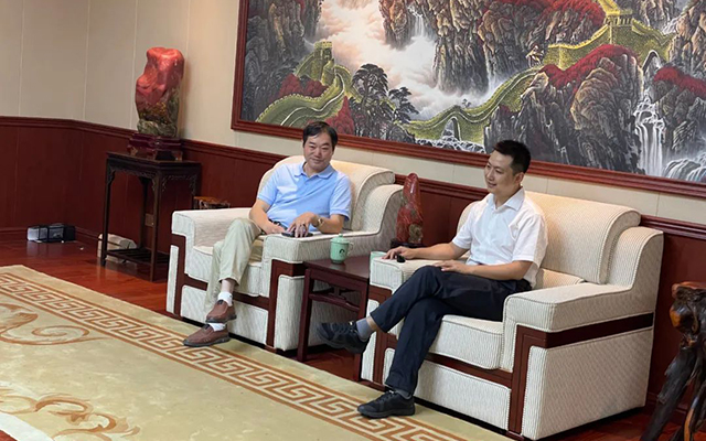 云和縣委副書(shū)記，縣長(zhǎng)周鴻飛到金成木業(yè)調(diào)研指導(dǎo)工作